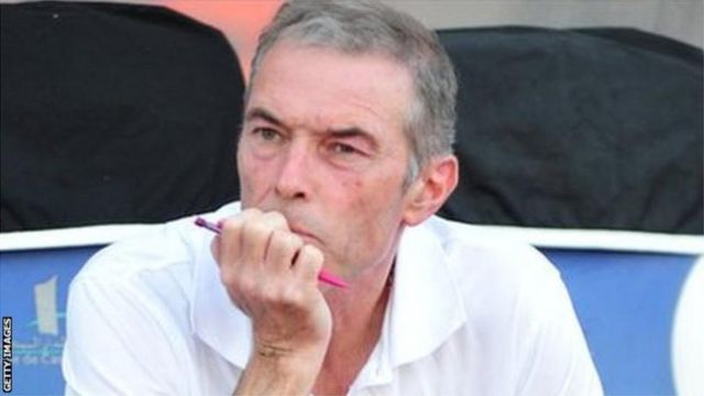 "Il y a de la satisfaction dans le résultat et le contenu de notre jeu", a déclaré Michel Dussuyer après le match nul contre les Français.