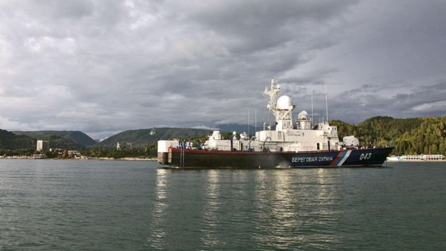 Два російських військових кораблі в Сухумі 30 серпня 2008 року