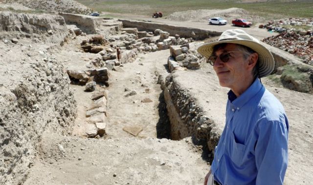 Antik kentteki kazı çalışmalarına, Pennsylvania Üniversitesi Arkeoloji ve Antropoloji Müzesi’nden Prof. Dr. Brian Rose liderlik ediyor.