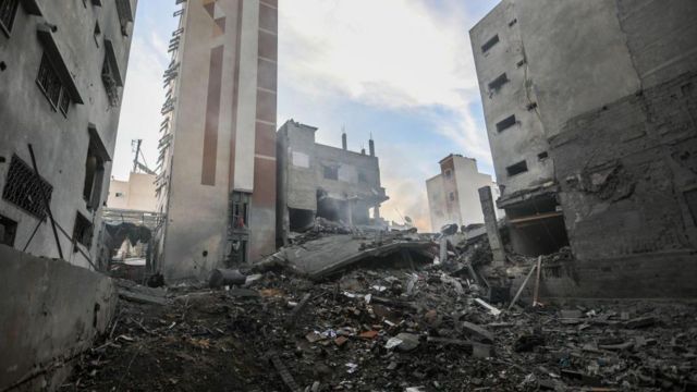 Edificios en ruinas tras el bombardeo israelí