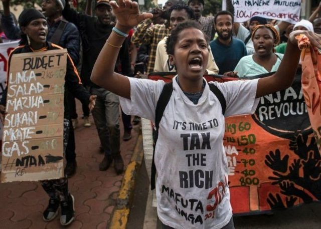 Activistes kenyans dans la rue