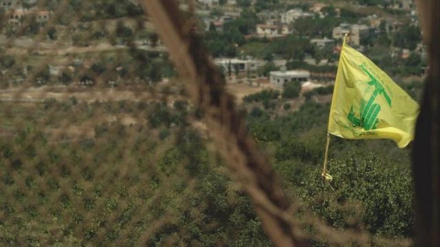 Hizbullah bayrağı sınır yakınına dikili 