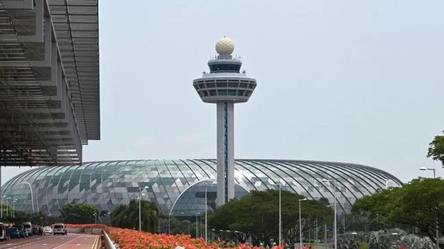 چنگی ایئرپورٹ کا کنٹرول ٹاور