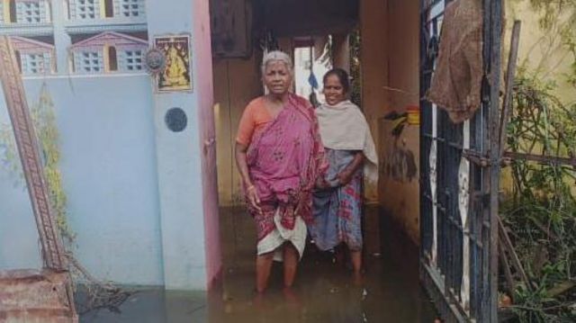 சென்னையிலிருந்து துண்டிக்கப்பட்ட புறநகர் மக்கள்