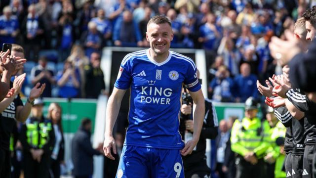  Leicester City's Jamie Vardy heads out for the trophy lift during the Sky Bet Championship match between Leicester City and Blackburn Rovers at The King Power Stadium