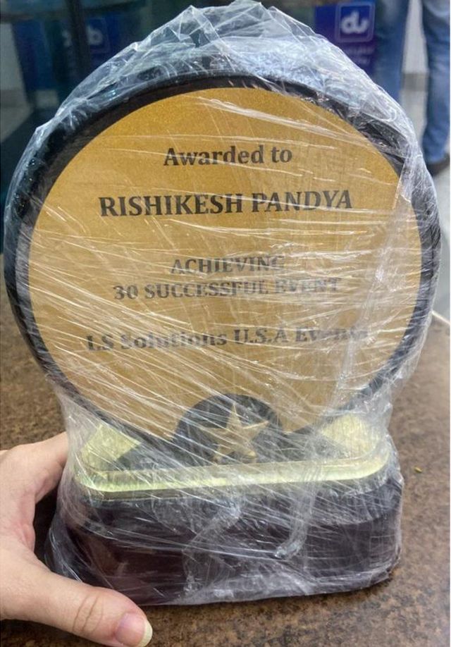 क्रिसन परेराको हातमा पठाइएको चिनो