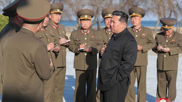 Kim Jong-un và các tướng lĩnh của Bắc Hàn