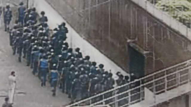 Policiais entrando no Carandiru