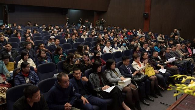 Nhiều khách từ các khu vực khác nhau tham dự buổi ra mắt