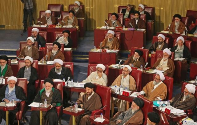 مجلس خبرگان تنها نهادی است که میتواند جانشین آقای خامنهای را انتخاب کند