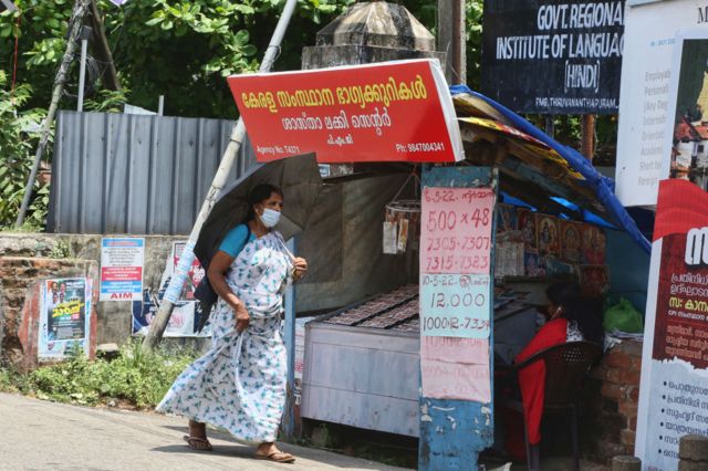 விற்காத டிக்கெட்டுகளுக்கு மட்டுமே பரிசு விழுந்துள்ளது குறிபிடத்தக்கது என்கிறார் சமூக ஆர்வலர் சரவணக்குமார்