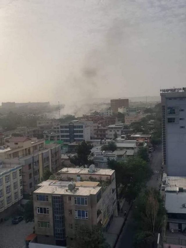 عکسی که از حمله یکشنبه به کابل در شبکه های اجتماعی منتشر شده بود 