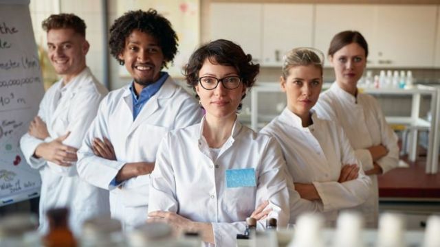 Researchers in the laboratory.