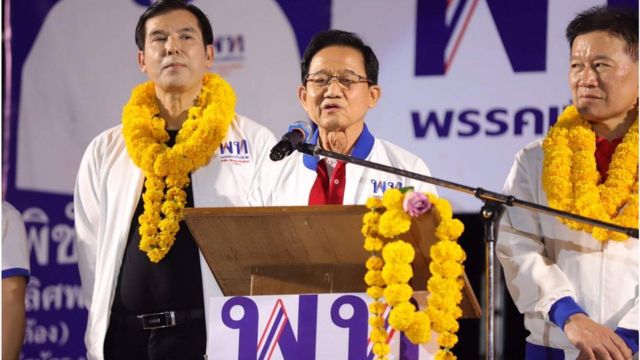 Somchai Wongsawat, former prime minister and brother-in-law of Thaksin Shinawatra, campaigning to help the prime minister.  Chiang Mai Provincial Administrative Organization  Because it is an area that the Shinawatra family cannot lose