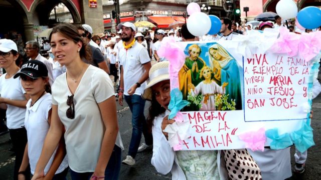 Акция против однополых браков в Мексике