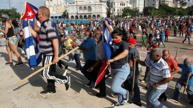 Protests against and in support of the government in Cuba