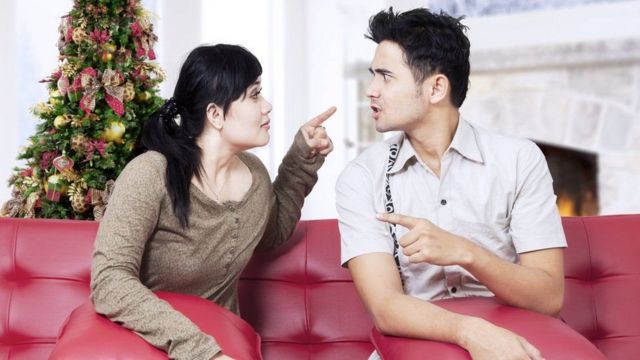 چطور با دوستان و آشنایانی که به تئوریهای توطئه اعتقاد دارند حرف بزنیم؟