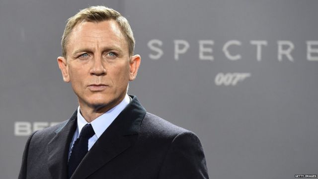 英俳優ダニエル・クレイグ、次もまた007に - BBCニュース