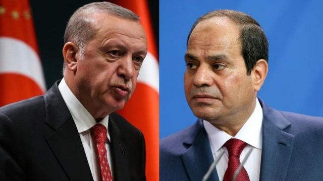 Ο πρόεδρος Ρετζέπ Ταγίπ Ερντογάν και ο Αιγύπτιος Πρόεδρος Αμπντέλ Φατάχ αλ Σίσι