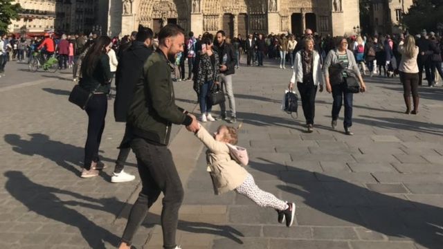Foto que tomó Brooke Windsor del "padre y la hija".
