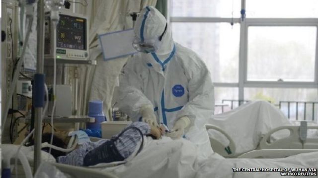 بیمارستان مرکزی شهر ووهان تصاویر از درمان بیماران مبتلا به این ویروس را منتشر کرده است