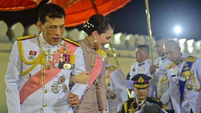 King Maha Vajiralongkorn greets supporters in Bangkok