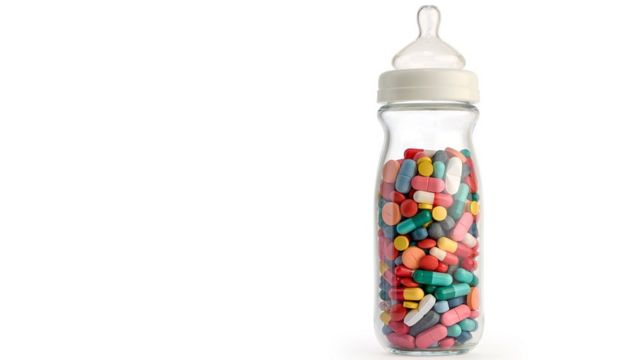 Biberón con medicinas