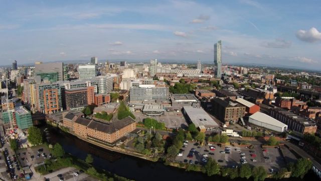 Manchester needs bigger city centre, think tank says - BBC News