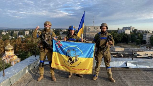 Kupiansk'ta Ukrayna askerleri
