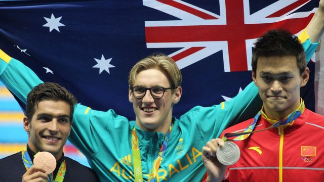 左から、イタリアのデッティ選手、豪ホートン選手、中国のスン選手