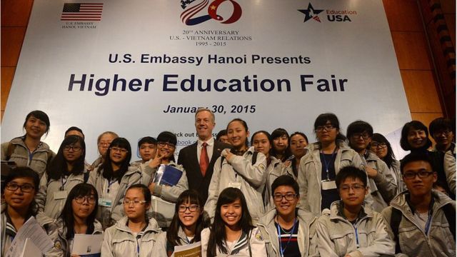 Buổi khai mạc Hội chợ Giáo dục Đại học Hoa Kỳ đầu tiên tại Hà Nội vào ngày 30 tháng 1 năm 2015