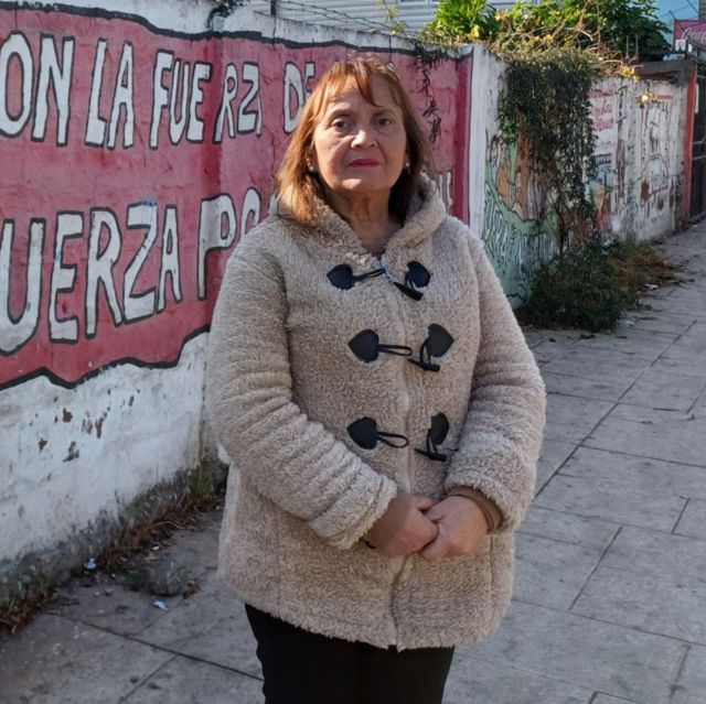 Rosario Román, que trabalha como auxiliar em uma cafeteria.