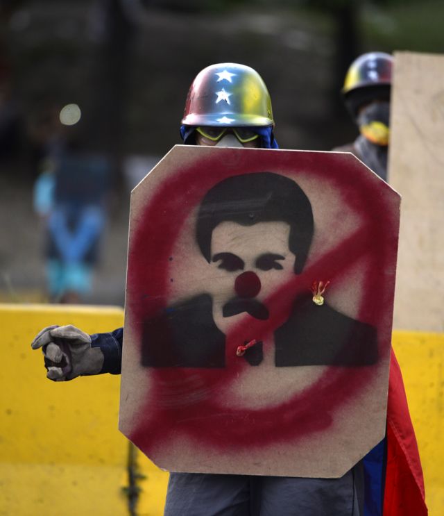 Manifestante contrario a Maduro.