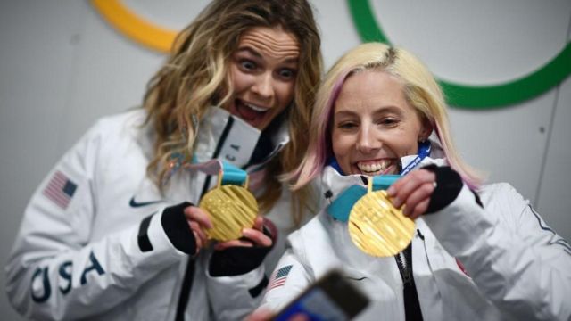一枚奥运会金牌重约500克，必须包含至少6克黄金（Credit: Getty Images）(photo:BBC)