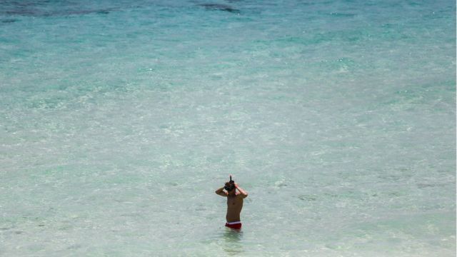 シミラン諸島を訪れる多くの観光客は近くの人気リゾート地プーケットから足を延ばす