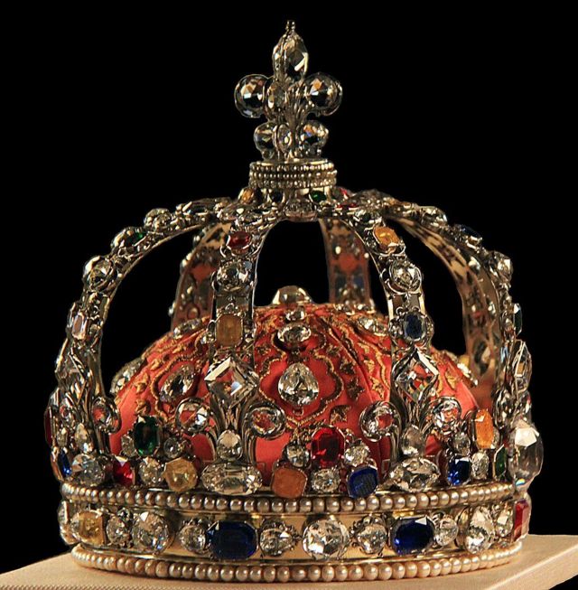 Кража короны короля в Швеции: полиция заявила об аресте