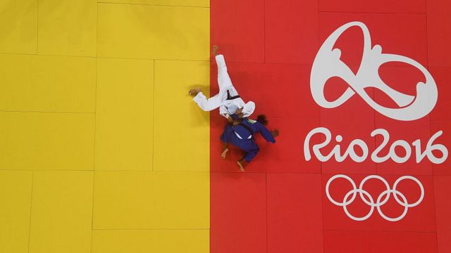Rafaela Silva se proclamó campeona de judo femenino en la categoría de menos de 57 kilos este lunes en las Olimpiadas de Río 2016.