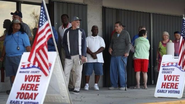 Abaje gutora batonze umurongo mu karere ka Bradenton muri Florida