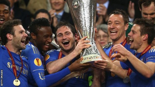 07.03.2013 Bucharest Romania..FC Steaua Bucuresti versus Chelsea Europa  League Football knock-out stages 1/8 finals. John Terry wins a powerful  header with John Obi Mikel Chelsea between Raul Rusescu(L) and Leandro Tatu  (r)