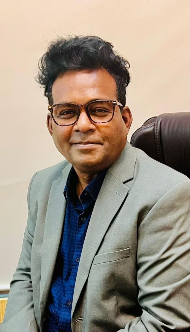 Girish Wankhede Fallanqeeya filimada ah.