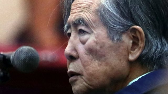 El expresidente de Perú Alberto Fujimori asiste a juicio como testigo en la base naval del Callao, Perú 15 de marzo de 2018