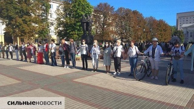 На акцію протесту в Гомелі вийшли сотні місцевих мешканок