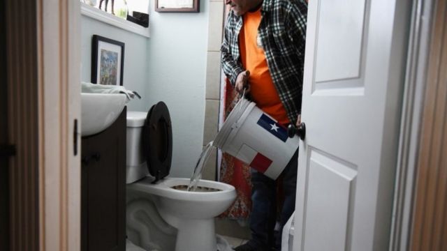 Man uses water from hot tub to flush toilet - 20 February