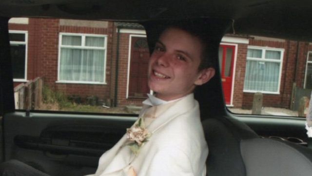 32 வயதான ரயான் க்ளார்க்