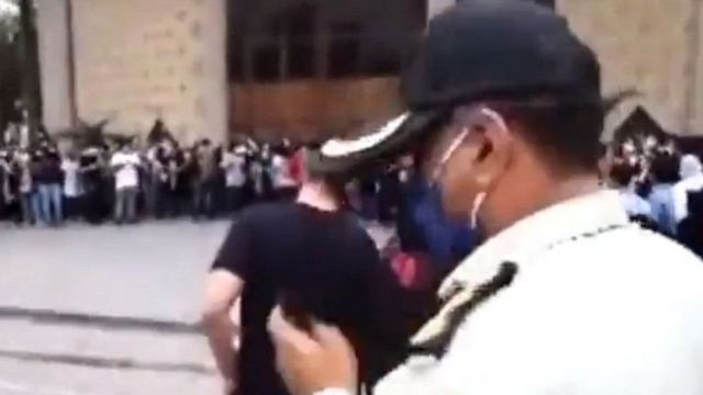 درگیری نیروی انتظامی با شهروندان معترض دو روز پیش در تهران در مقابل تئاتر شهر در نواحی مرکزی پایتخت