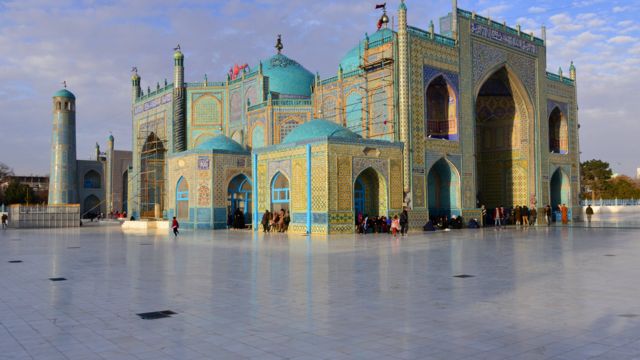 المسجد الأزرق قي مزار الشريف