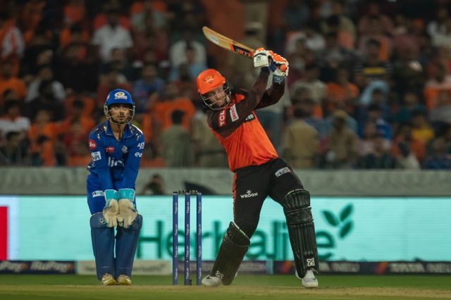 அர்ஜூனை 'இளவரசர்' நடத்துகிறதா மும்பை?