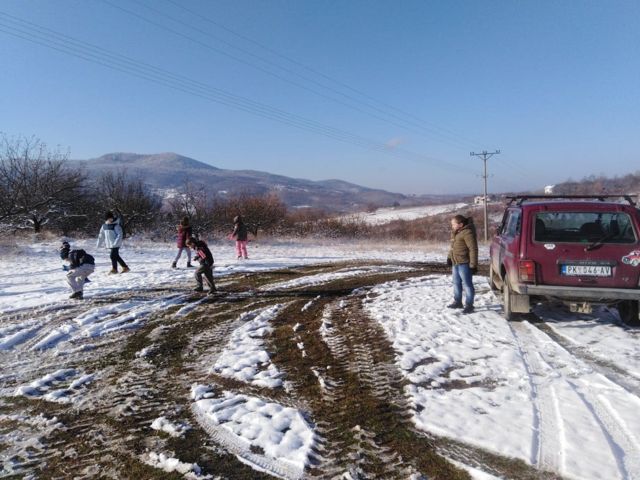 Škola, korona virus i Srbija: Kombinovana i onlajn nastava moguće i za  učenike nižih razreda - BBC News na srpskom