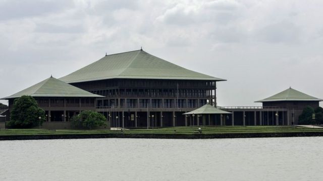 இலங்கை நாடாளுமன்ற தேர்தலில் வென்ற கொலை குற்றவாளி - செயல்படுவதில் சிக்கல் -  BBC News தமிழ்