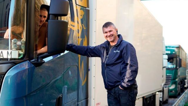 Transportadores en Dover, Reino Unido, antes de cruzar la frontera a Francia.